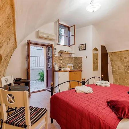 Апартаменти Kristina's *